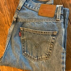 Levis 501 Premium Womens 27x28 Light Wash Denim size 26